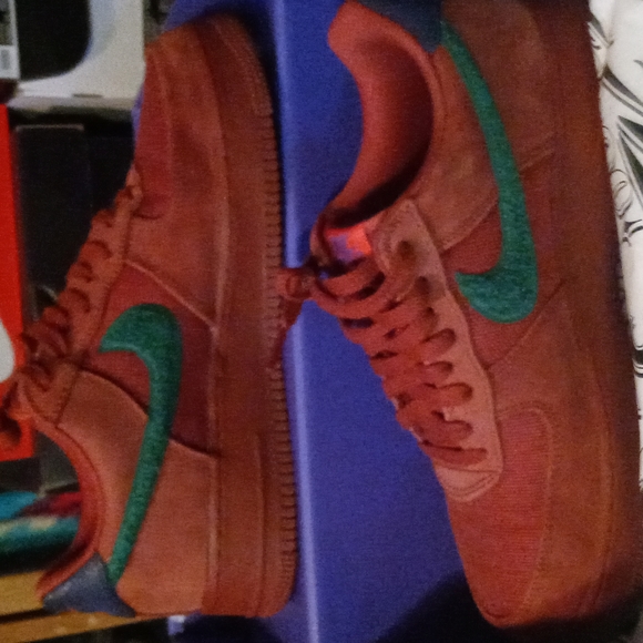 Nike - Picture 4 of 8